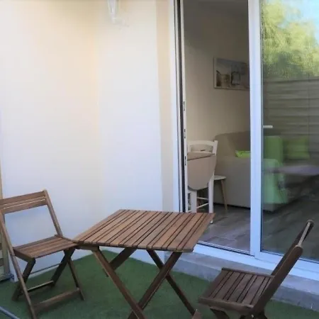 Royan, 1 Piece, 2 Personnes - Fr-1-305-1365 *